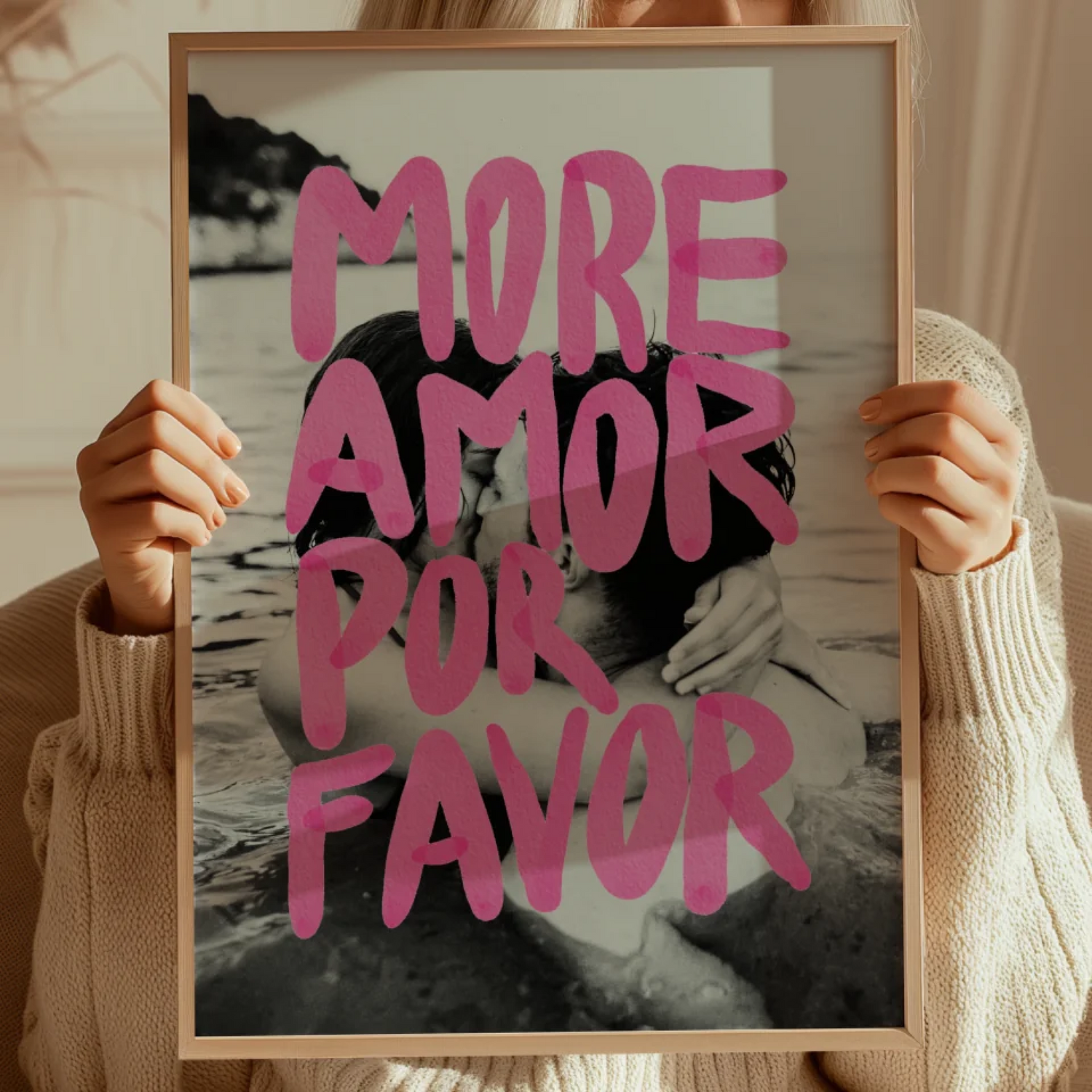 Déco de couple : Pourquoi l’affiche personnalisée remplace le cadre ? Jetaimeparis France